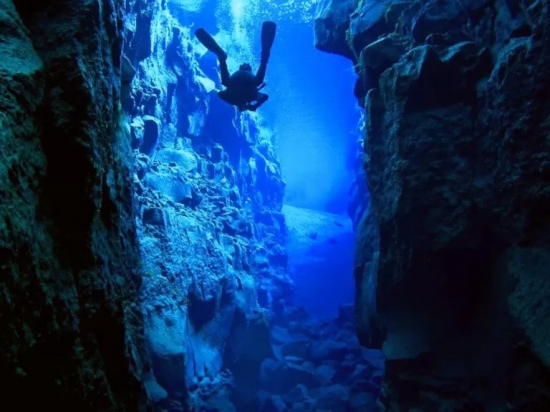 Разлом Сильфра - два континента под водой