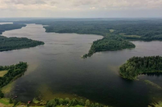 Бездонное озеро Бросно